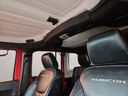 Used 2014 Jeep Wrangler Unlimited Rubicon w/ Connectivity Group AWD/4WD image 21