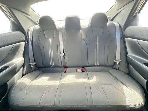 Certified 2025 Hyundai Elantra SEL FWD image 14
