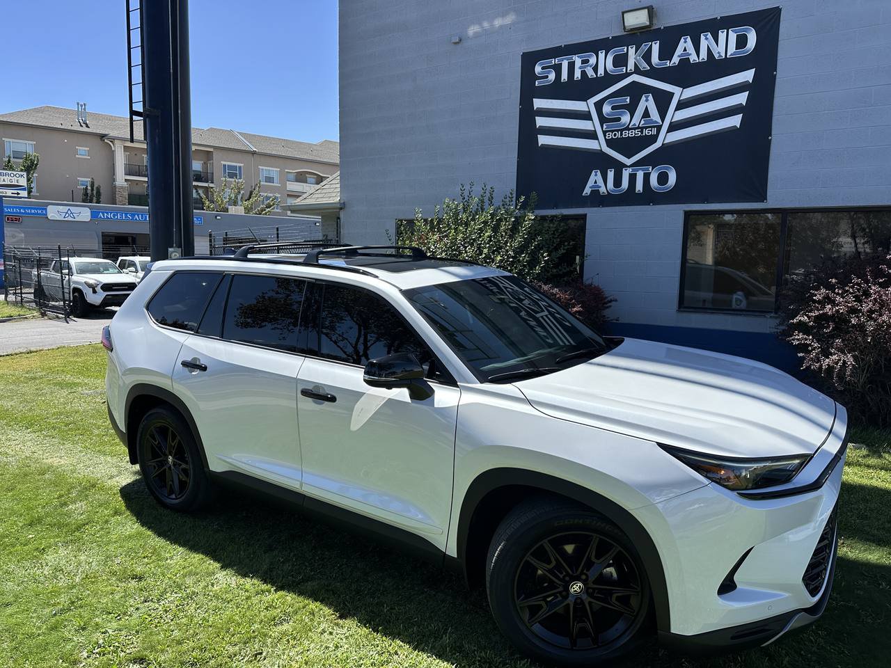 Used 2025 Toyota Grand Highlander AWD Hybrid image 2