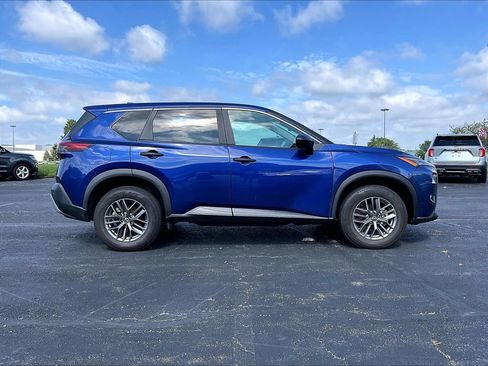 Used 2023 Nissan Rogue S AWD/4WD image 7