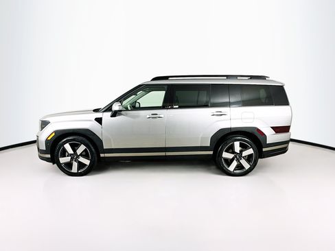 Used 2024 Hyundai Santa Fe Limited FWD image 4