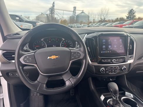 Used 2021 Chevrolet Traverse LT image 11