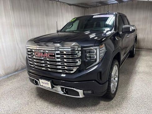 Used 2023 GMC Sierra 1500 Denali w/ Denali Reserve Package AWD/4WD image 7
