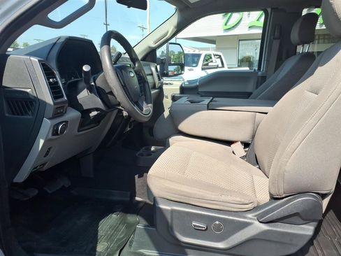 Used 2019 Ford F350 XLT w/ XLT Premium Package AWD/4WD image 16