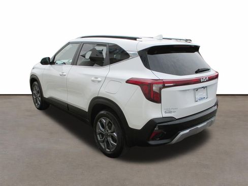 Used 2024 Kia Seltos S AWD/4WD image 6