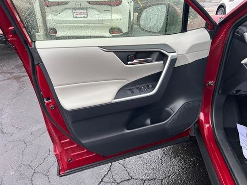 Used 2023 Toyota RAV4 XLE image 9