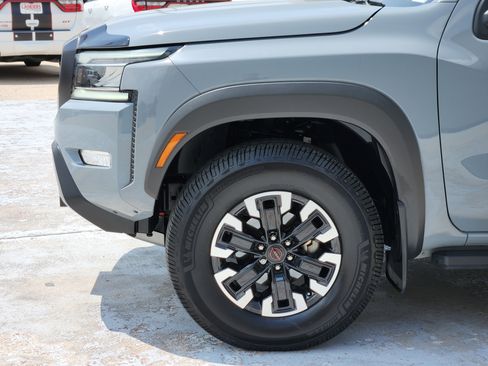 Used 2024 Nissan Frontier PRO-4X w/ Pro Convenience Package AWD/4WD image 9