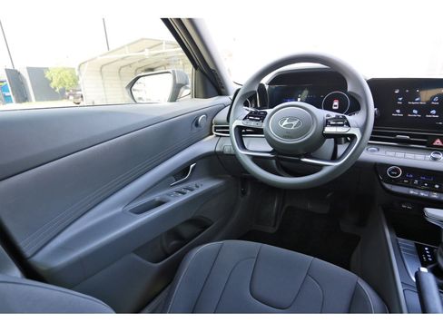 Certified 2024 Hyundai Elantra SEL FWD image 10