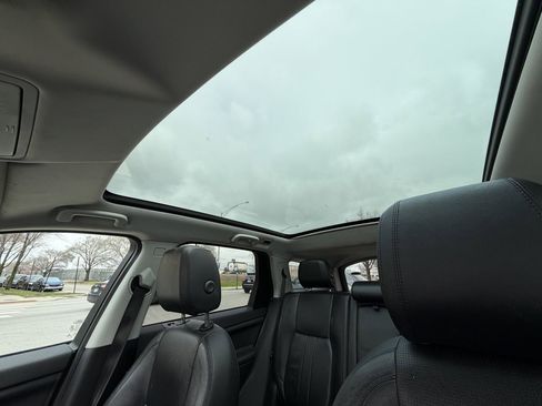 Used 2018 Land Rover Discovery Sport HSE image 38