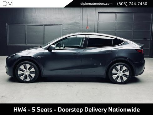 Used 2024 Tesla Model Y Long Range AWD/4WD image 3