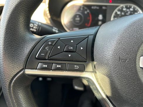 Used 2021 Nissan Versa SV image 12