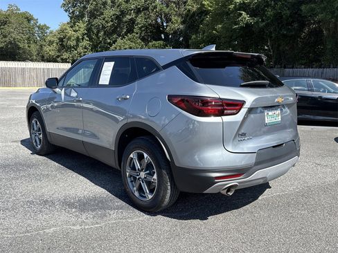 Used 2025 Chevrolet Blazer LT image 3