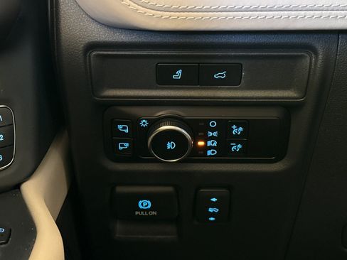 Used 2024 Ford Expedition Max Platinum AWD/4WD image 36