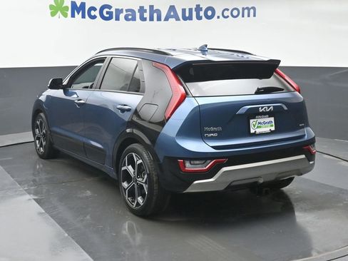 Used 2023 Kia Niro SX Touring image 24