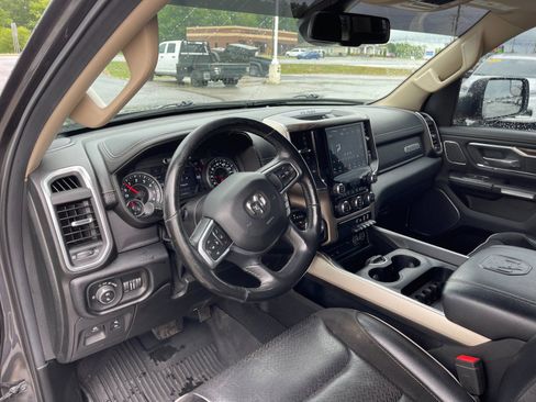 Used 2019 RAM 1500 Laramie AWD/4WD image 11