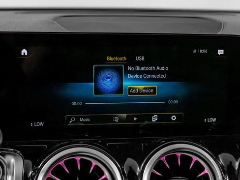 Used 2023 Mercedes-Benz GLB 250 image 37