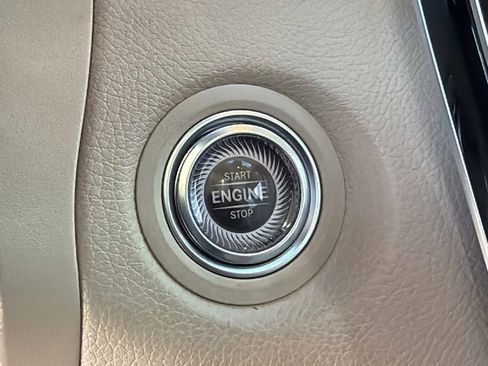 Used 2021 Mercedes-Benz GLC 300 image 32
