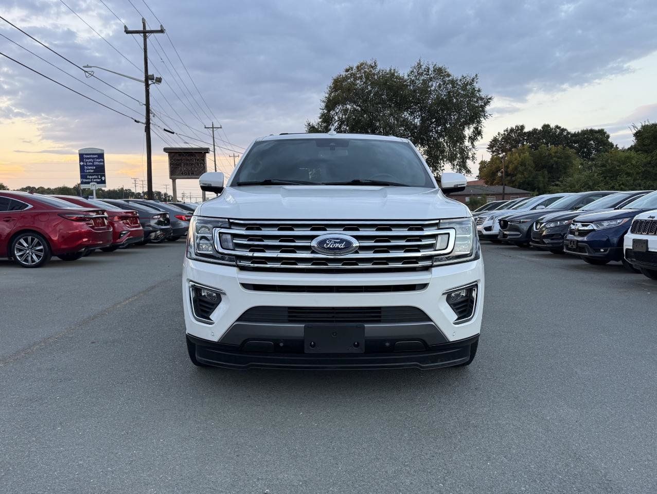 Used 2019 Ford Expedition Limited w/ Special Edition Package RWD image 2