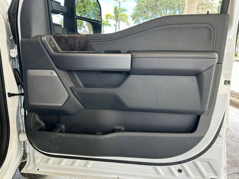 Used 2025 Ford F350 Lariat w/ FX4 Off-Road Package AWD/4WD image 31