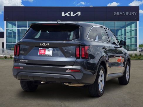 Used 2023 Kia Sorento LX FWD image 5