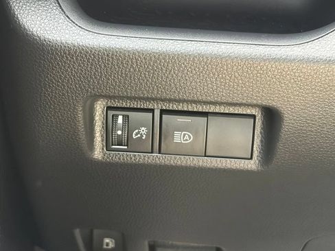 Used 2022 Toyota RAV4 LE AWD/4WD image 19