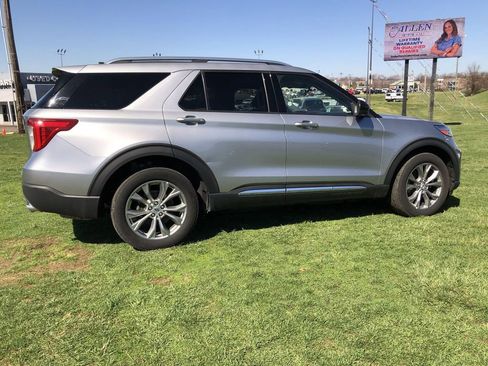 Used 2023 Ford Explorer Limited AWD/4WD image 6