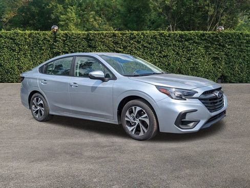 Used 2025 Subaru Legacy Premium AWD/4WD image 2