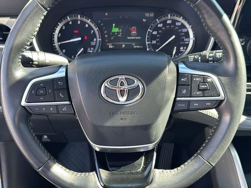 Used 2021 Toyota Highlander XLE image 15