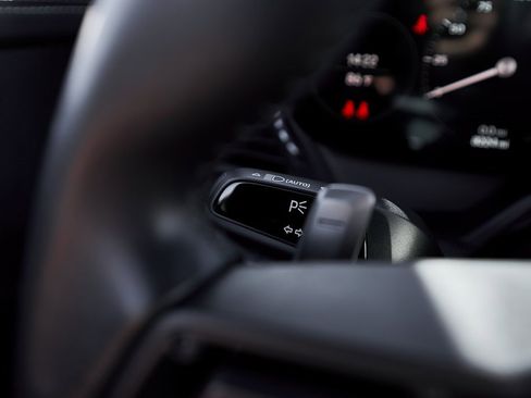 Used 2024 Porsche 911 Carrera GTS w/ Premium Package image 43