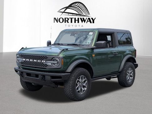 Used 2022 Ford Bronco Badlands image 8