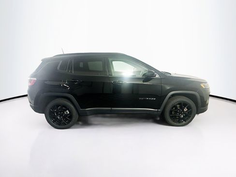 Used 2022 Jeep Compass Altitude image 10