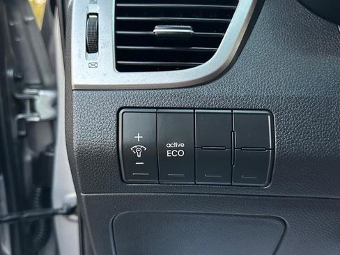 Used 2015 Hyundai Elantra GT w/ Option Group 03 image 18