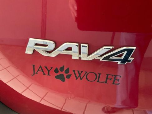 Used 2013 Toyota RAV4 XLE image 23