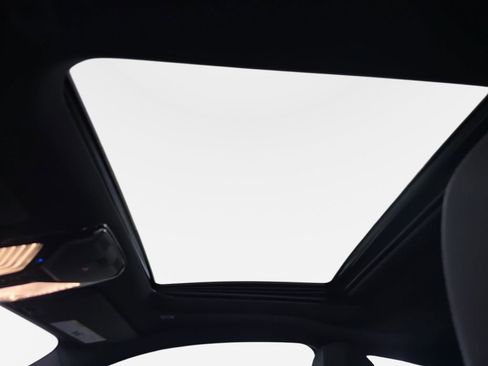 Used 2025 BMW 230i Coupe w/ M Sport Package image 26