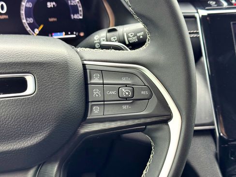 Used 2024 Jeep Grand Cherokee Laredo image 23