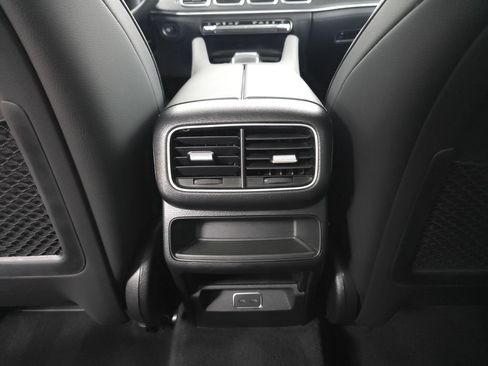 Used 2025 Mercedes-Benz GLE 450e 4MATIC image 29