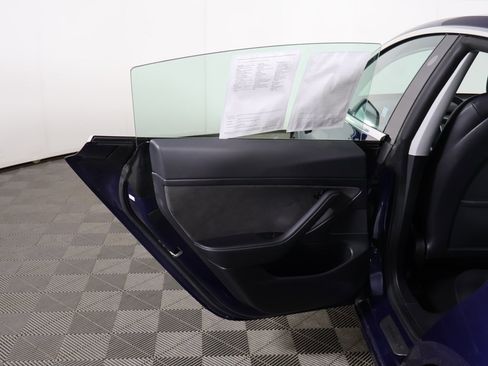 Used 2020 Tesla Model 3 Standard Range image 24