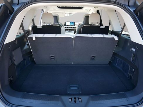 Used 2025 Lincoln Aviator Reserve w/ Equipment Group 201A AWD/4WD image 12