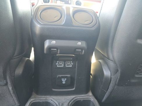 Used 2023 Jeep Gladiator Rubicon w/ Cold Weather Group AWD/4WD image 22