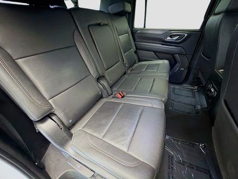 Used 2023 Chevrolet Suburban LT RWD image 14