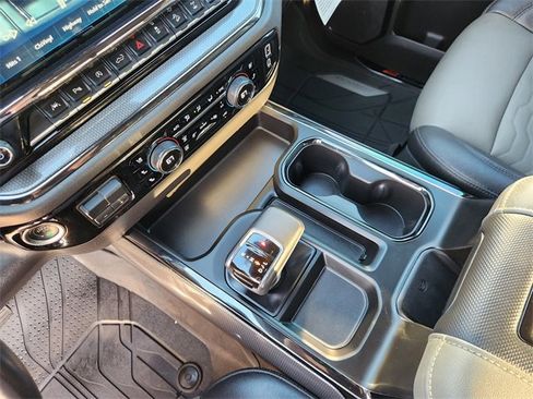 Used 2022 Chevrolet Silverado 1500 ZR2 image 19