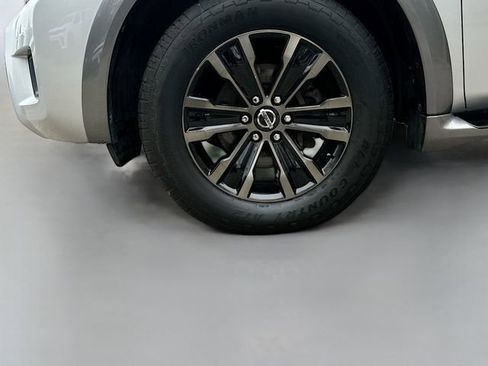 Used 2017 Nissan Armada Platinum w/ Interior Lighting Package image 36