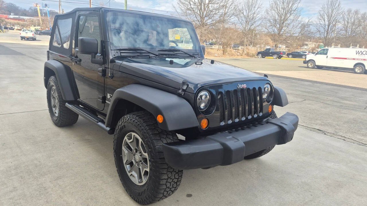 Used 2009 Jeep Wrangler X w/ Black Appearance Group AWD/4WD image 9