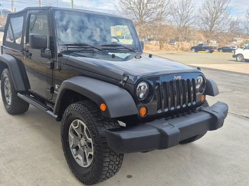 Used 2009 Jeep Wrangler X w/ Black Appearance Group AWD/4WD image 9