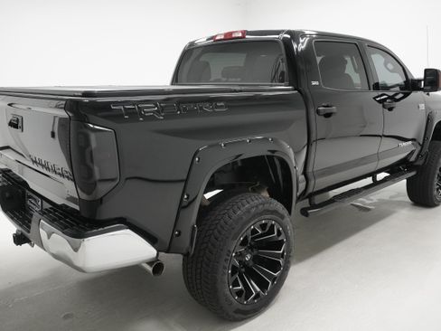 Used 2014 Toyota Tundra SR5 w/ SR5 Upgrade Package AWD/4WD image 4
