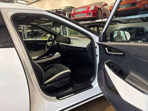 Used 2022 Kia EV6 GT-Line w/ GT-Line Suede Seat Package image 98