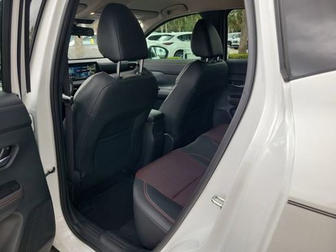 Used 2025 Nissan Kicks SR image 9