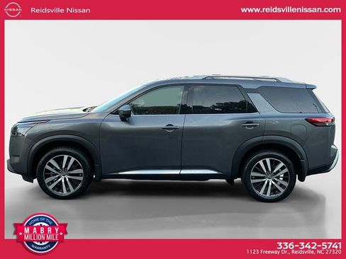 New 2025 Nissan Pathfinder Platinum w/ Cargo Package image 3