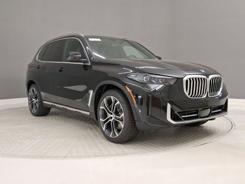 New 2026 BMW X5 xDrive50e AWD/4WD image 5