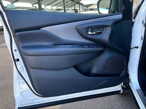 Certified 2024 Nissan Murano SV w/ SV Midnight Edition Package image 21